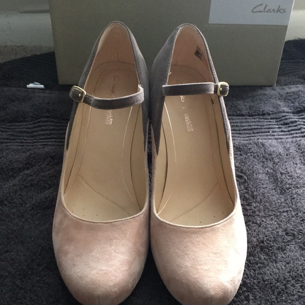 Heels - Picture 3 of 7